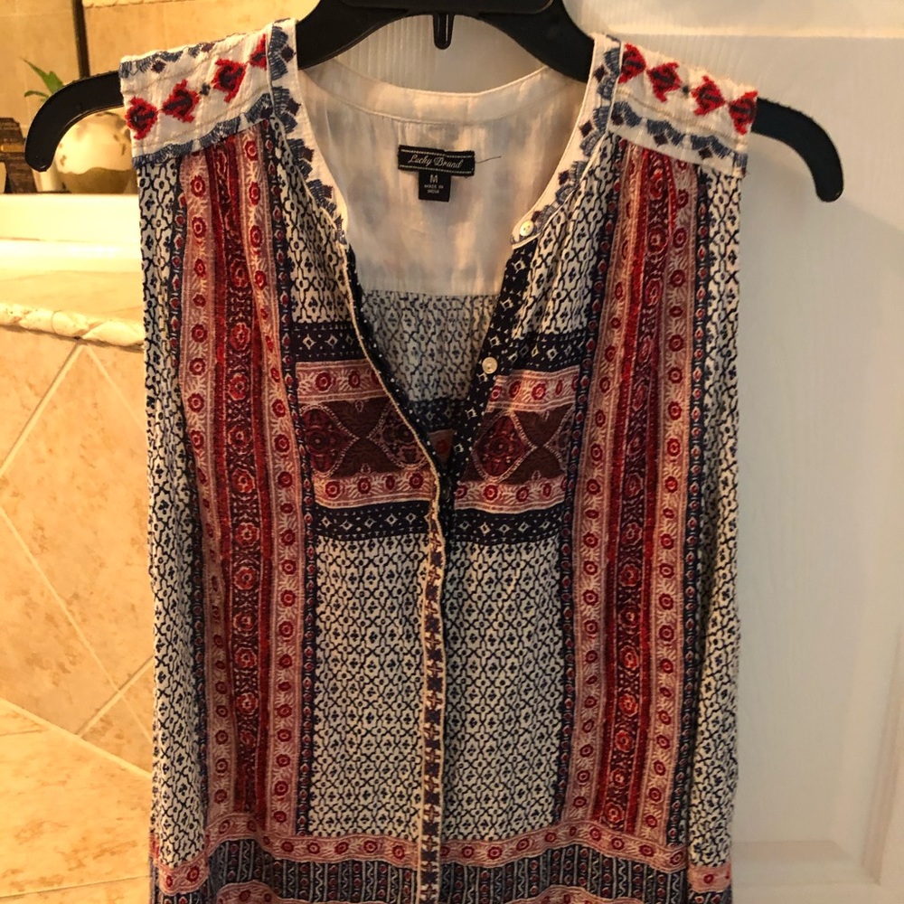 Lucky top
